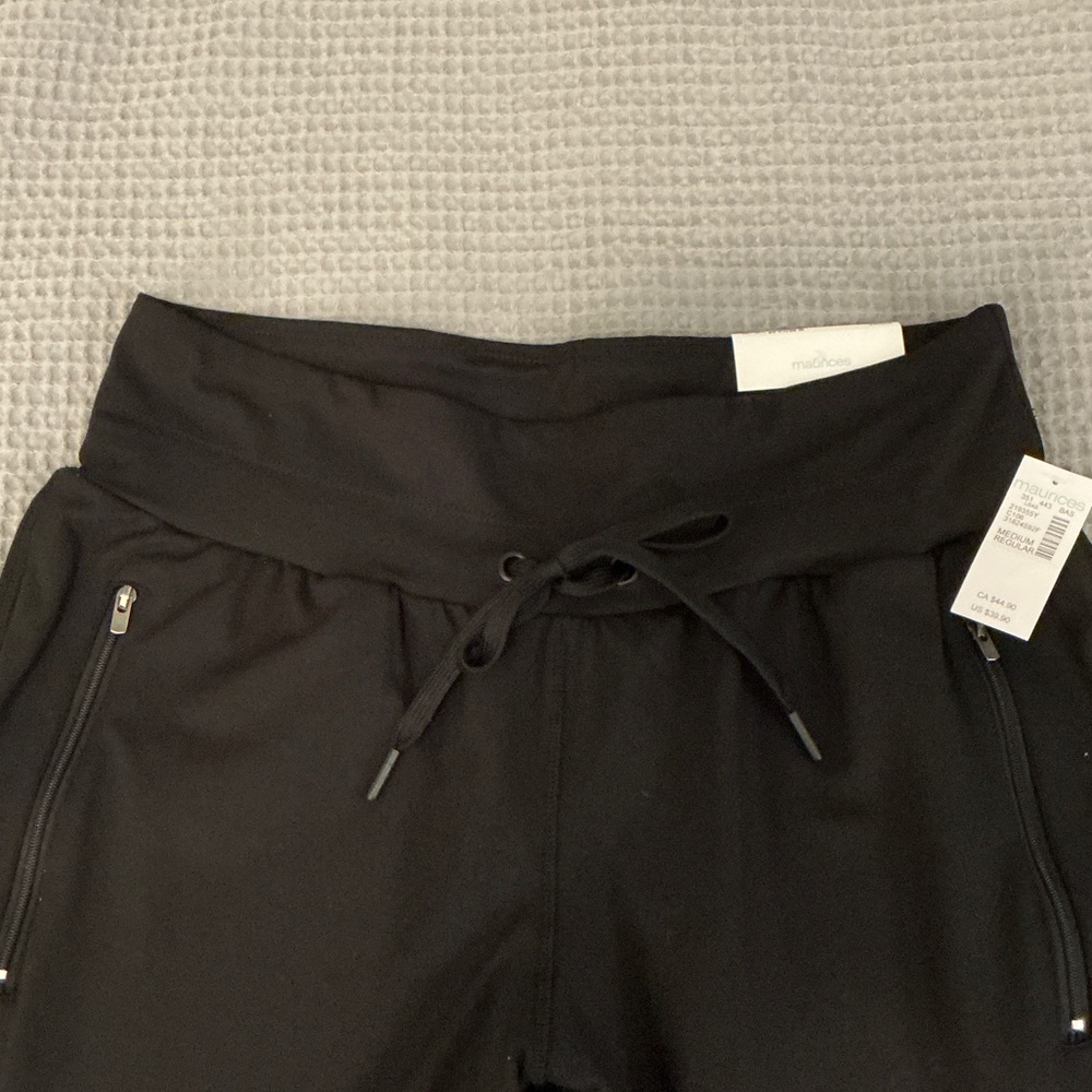 Maurices NWT Black High Rise Jogger size Medium - Picture 3 of 13
